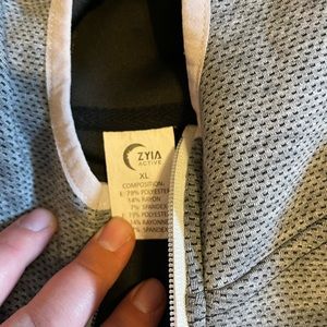 Zyia zipper jacket